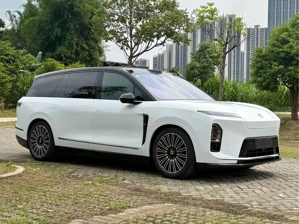 NIO ES8 2026 мест Executive Luxury