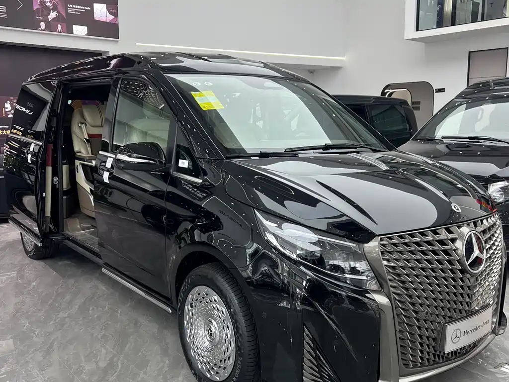 Mercedes-Benz V-Class V 2024 V 300 L Luxury