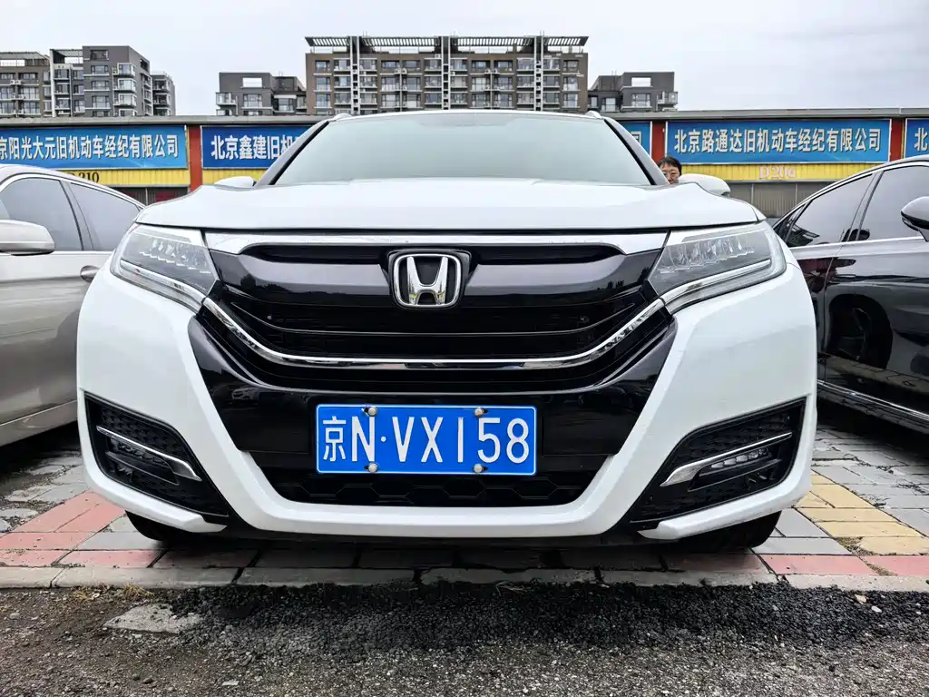 HONDA  UR V