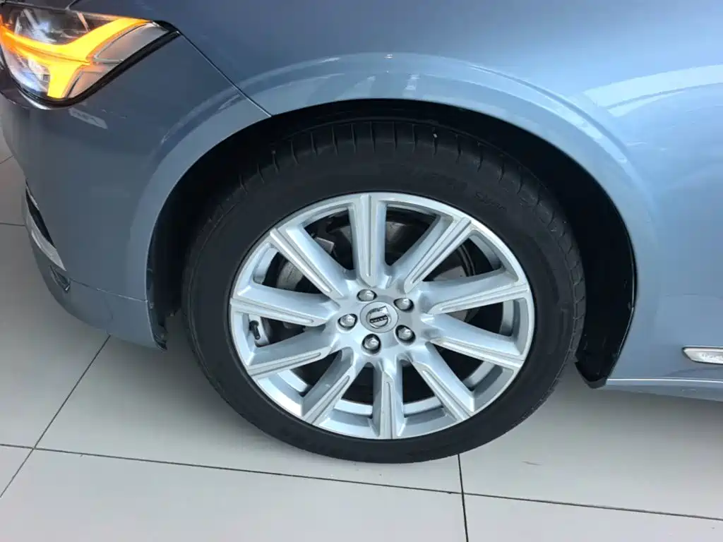 Volvo S90 — миниатюра 23
