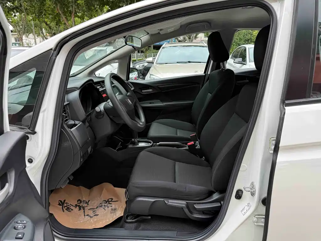 Honda Fit — миниатюра 12
