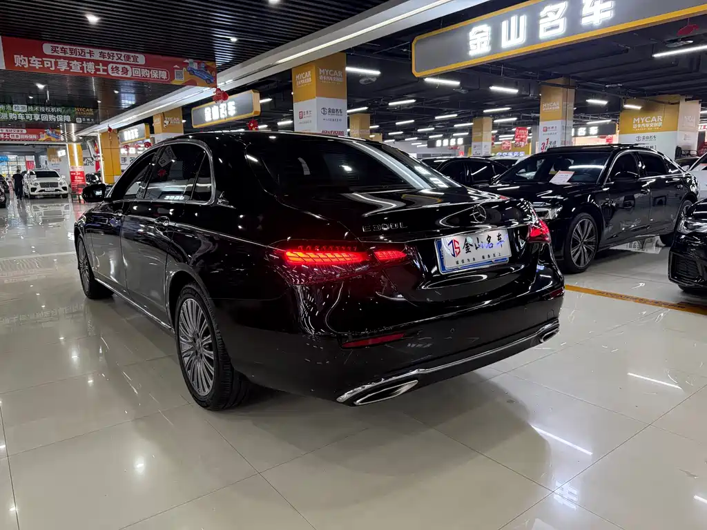 Mercedes-Benz E-Class — миниатюра 13