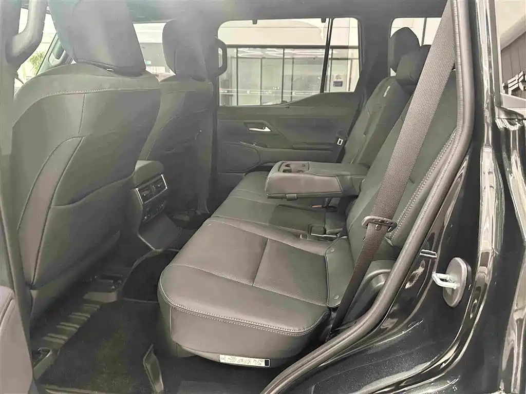 Lexus GX — миниатюра 15
