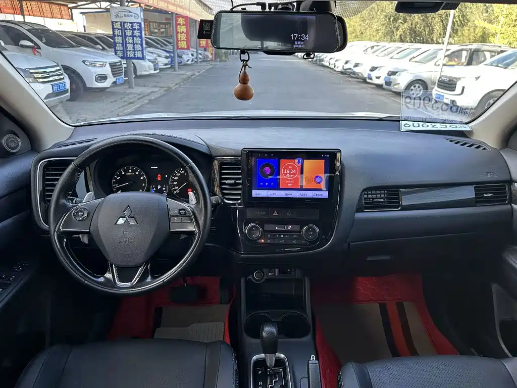 Mitsubishi Outlander (Import) — миниатюра 5