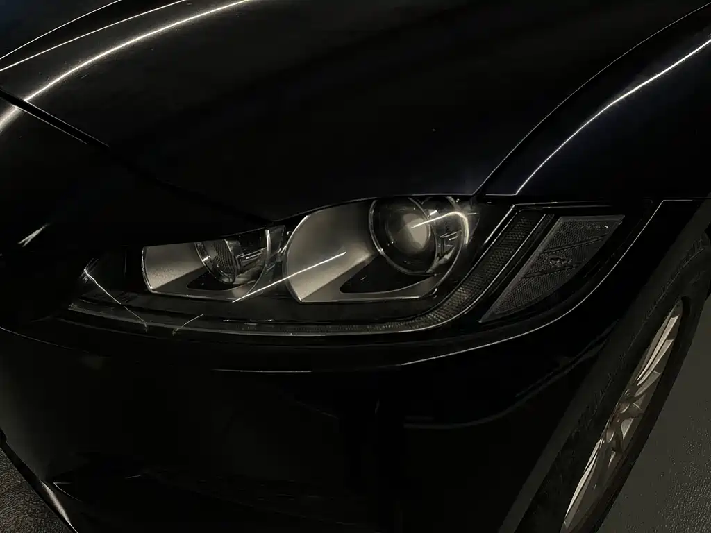 Jaguar F-PACE — миниатюра 4
