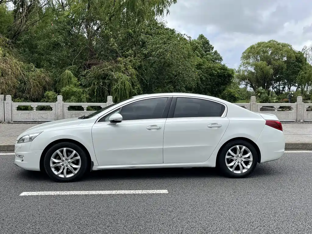 Peugeot 508 2013 2.3L