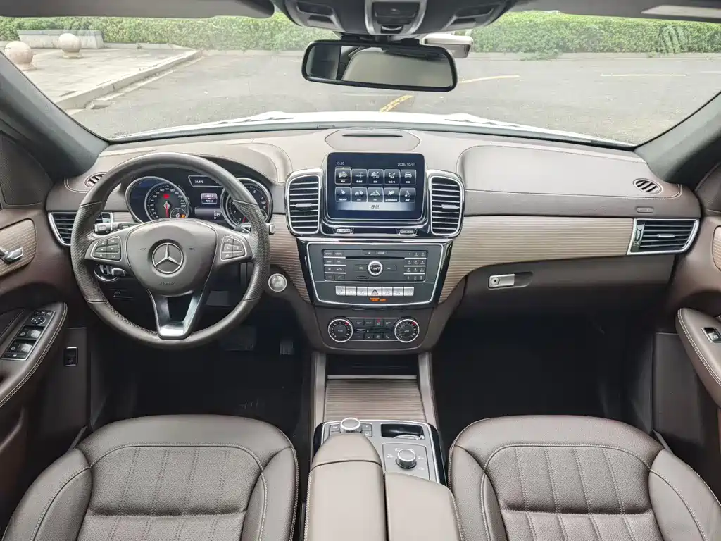 Mercedes-Benz GLE (Import) — миниатюра 6