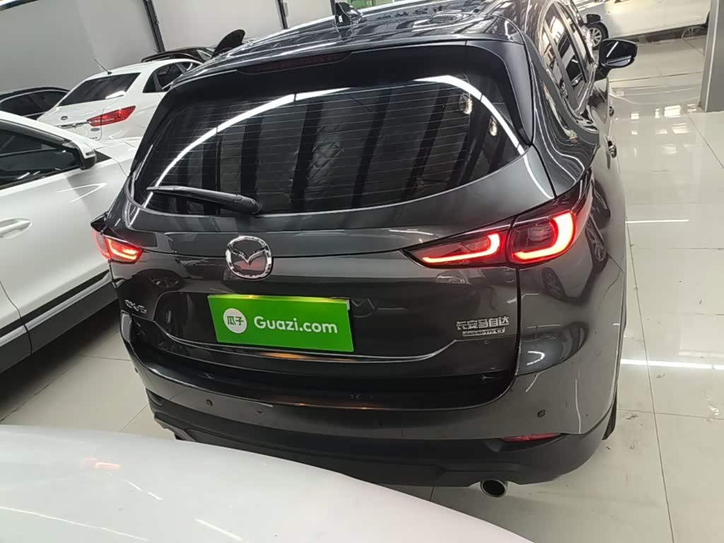 Mazda CX-5 2.0 л 2024 г. Серебристо-серый, пробег 17400 км