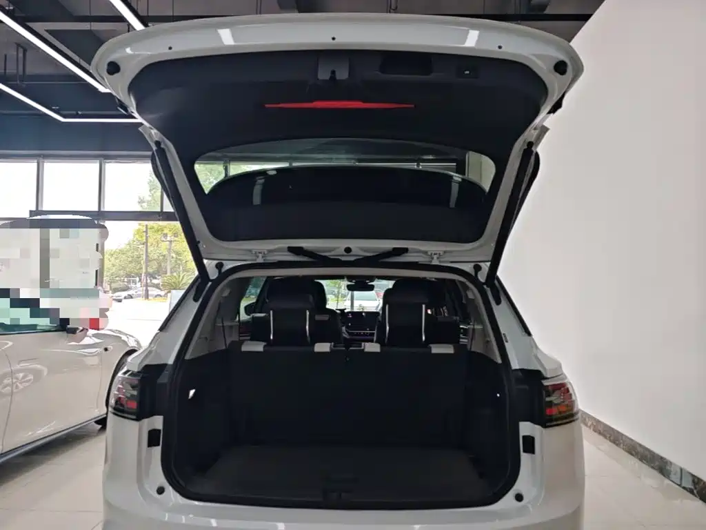 Volkswagen ID.6 Crozz — миниатюра 19