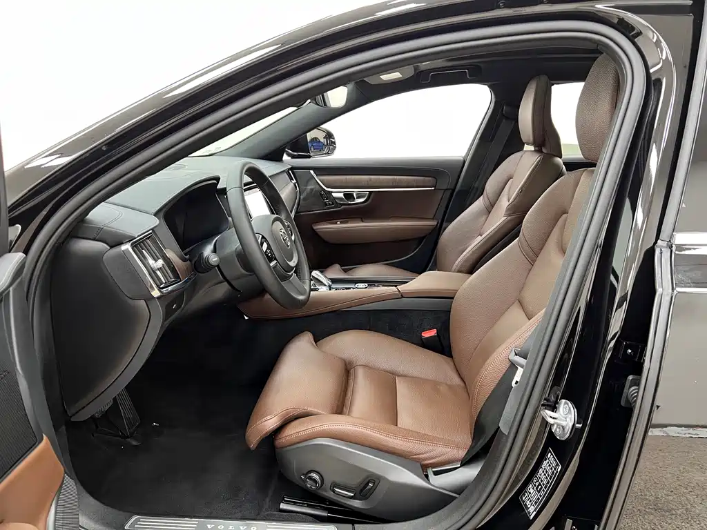 Volvo S90 — миниатюра 5