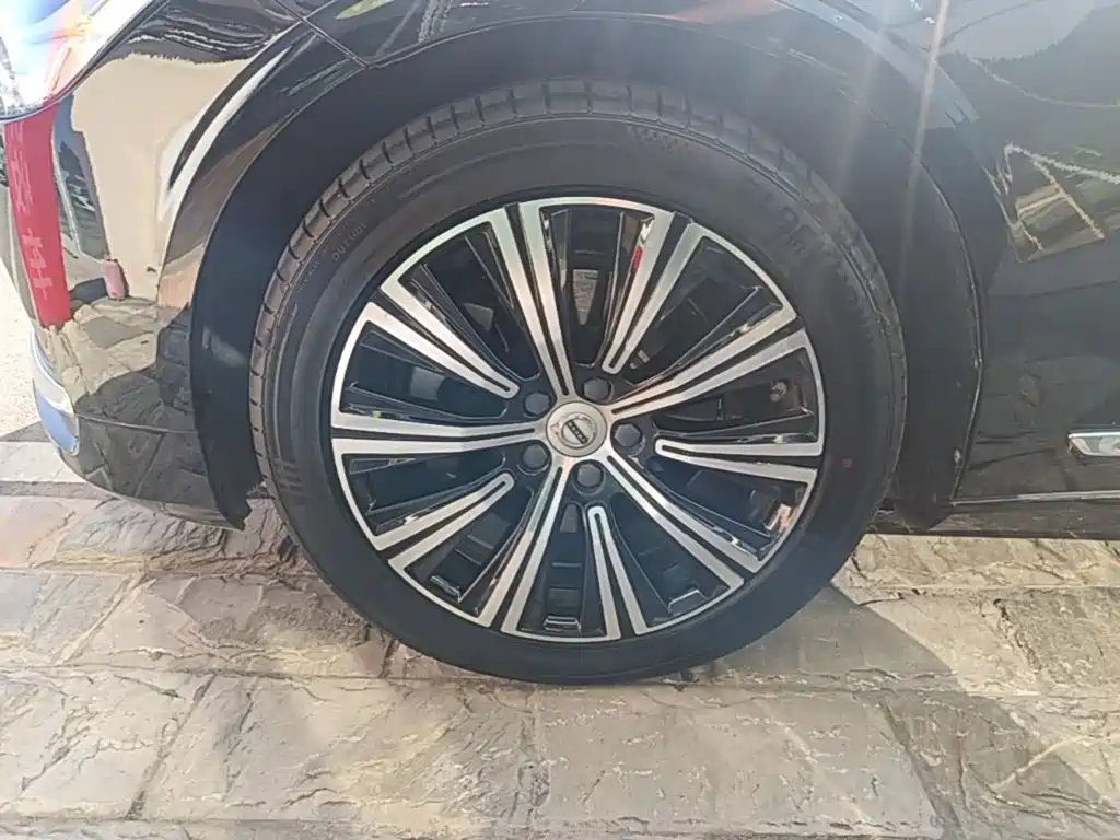 Volvo S90 — миниатюра 23