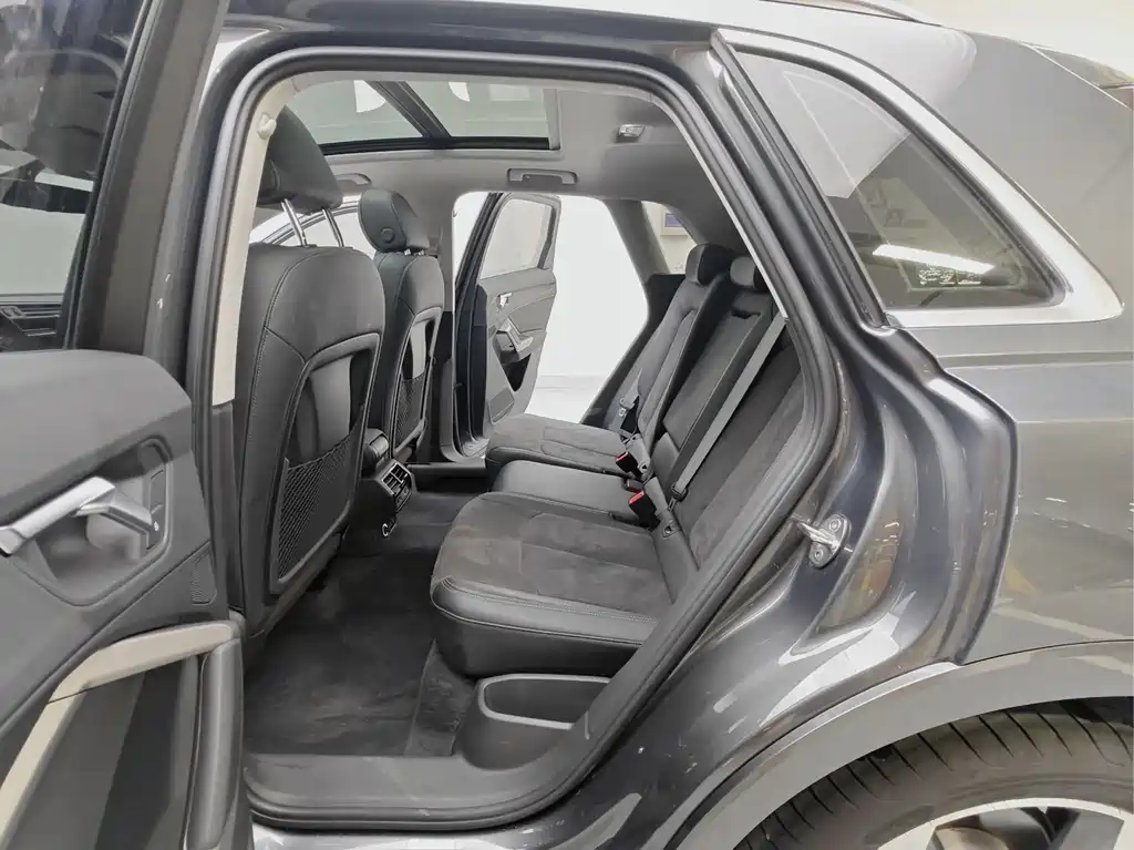 Audi Q3 2023 35 TFSI Fashion (1.4T)