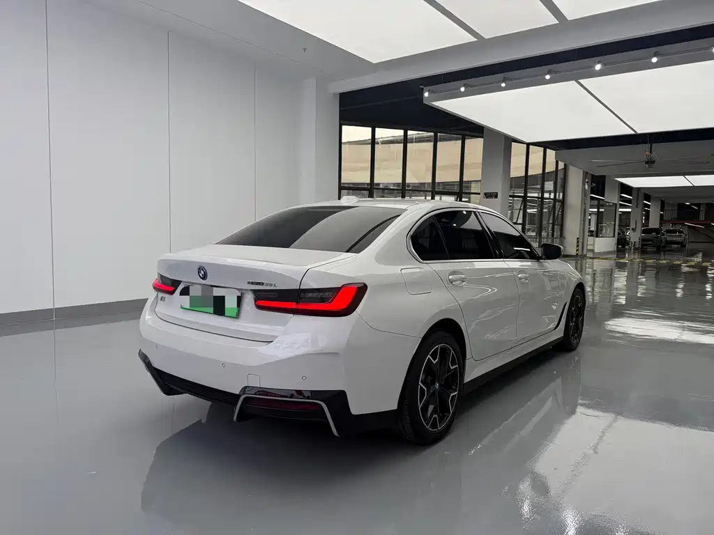 BMW i3 — миниатюра 13