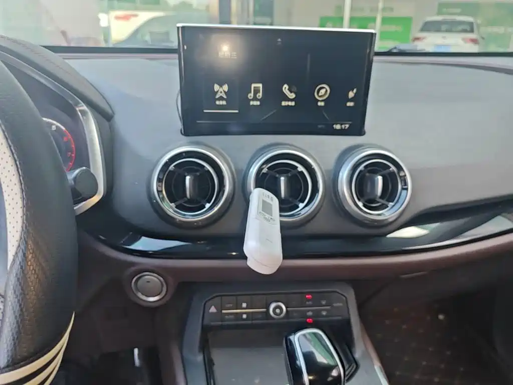 Wey Wey VV5 — миниатюра 13