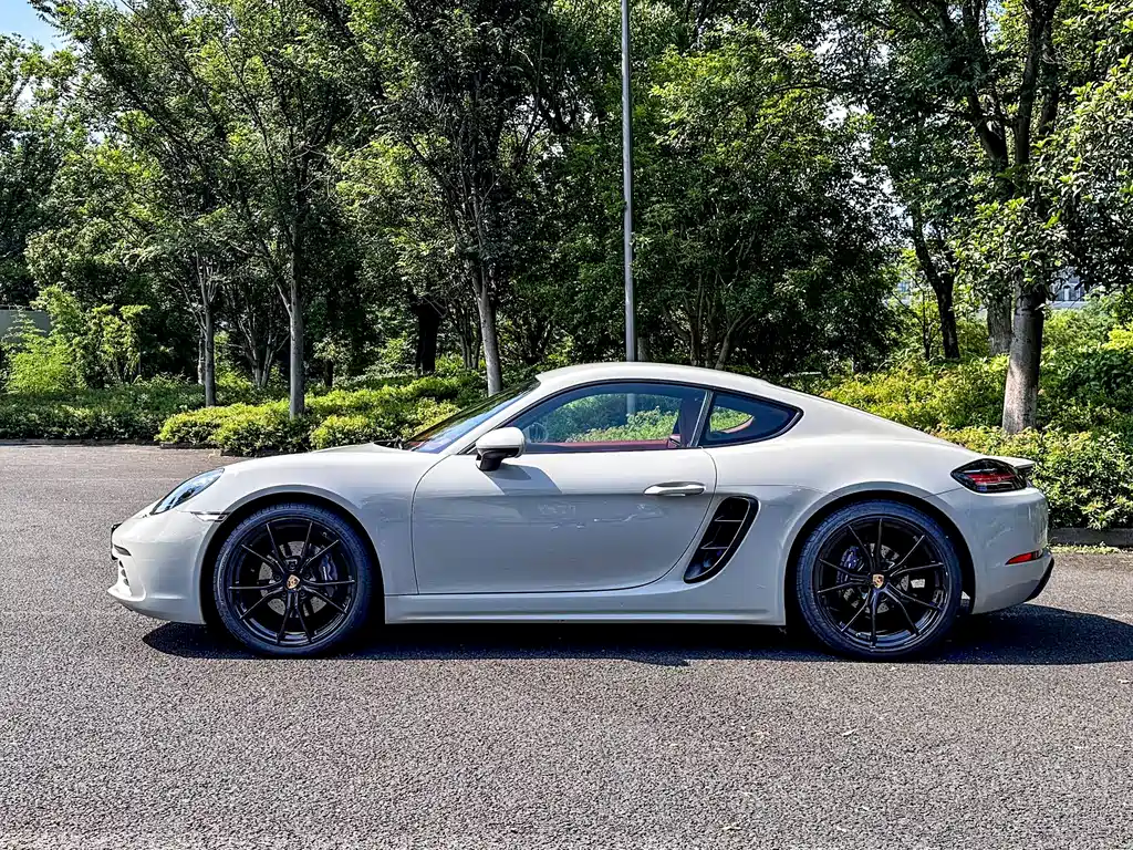 Porsche 718 2020 Cayman 2.0T