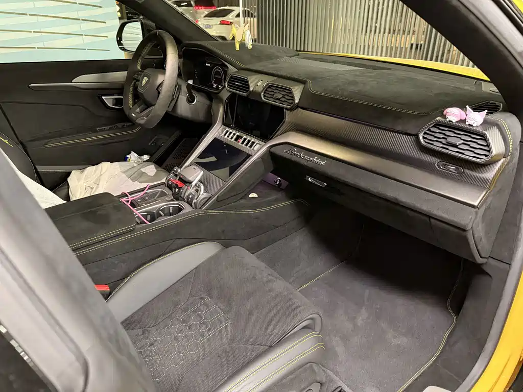Lamborghini Urus — миниатюра 6