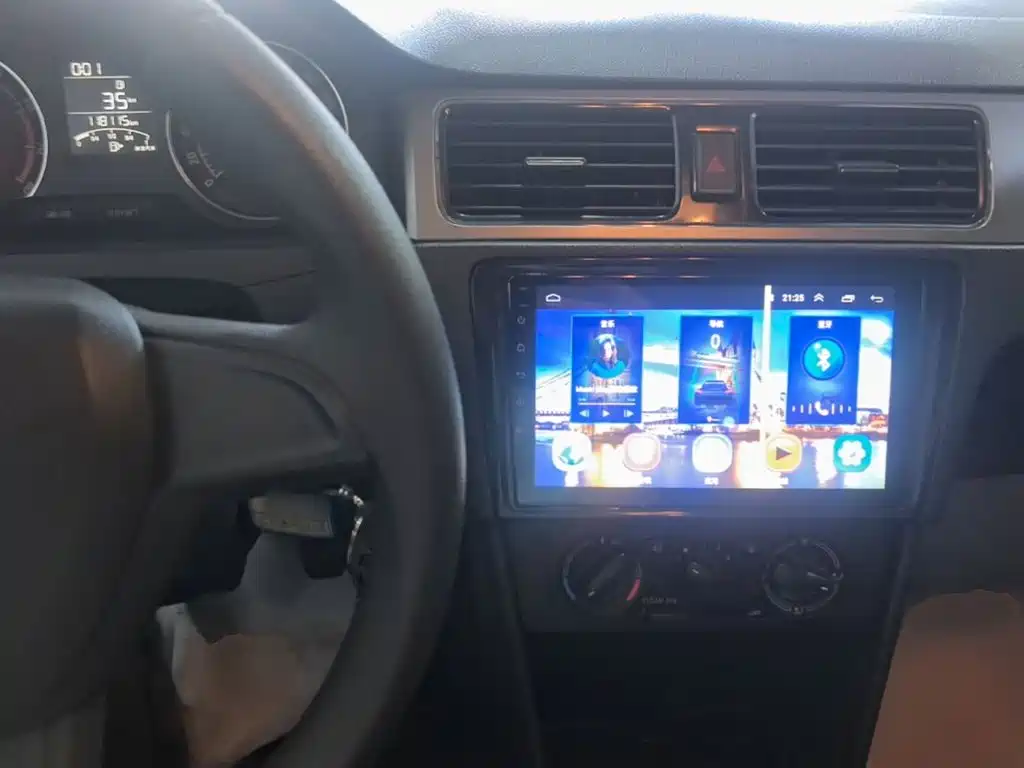 Skoda Rapid Spaceback — миниатюра 10