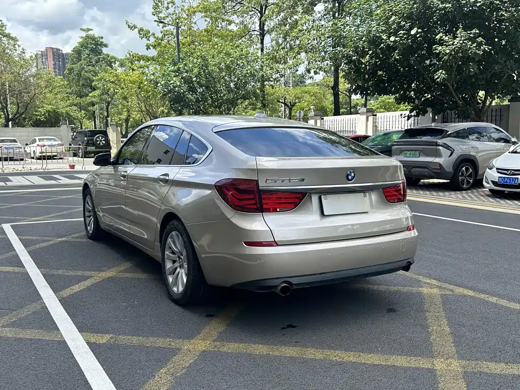 BMW 5 Series GT 5 GT 2010 535i Luxury