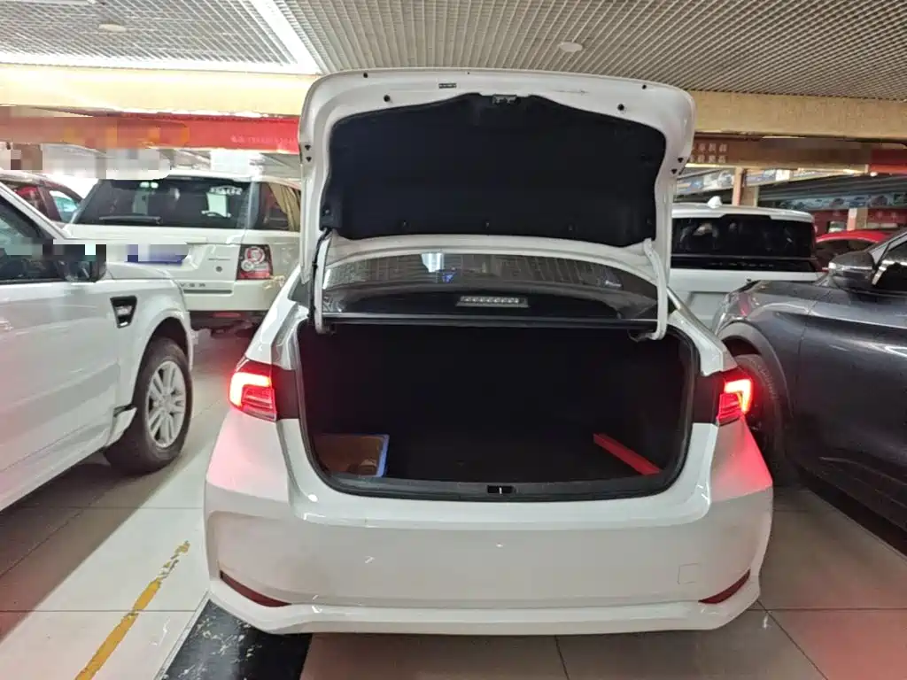 Toyota Corolla — миниатюра 19