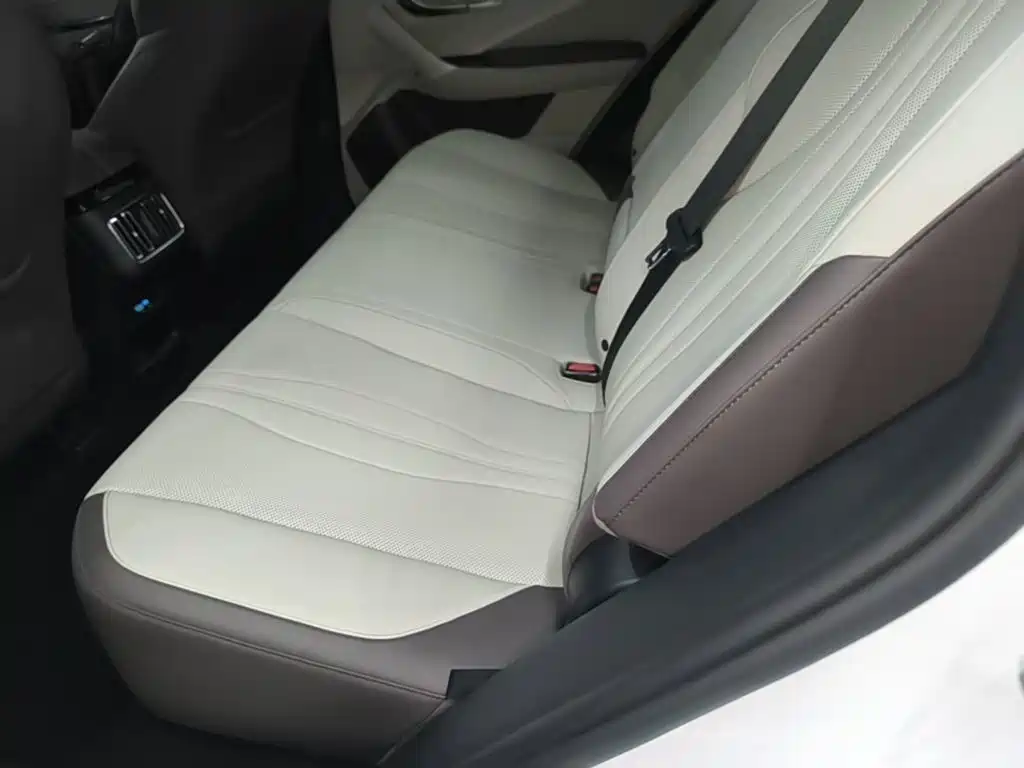 BYD PLUS New Energy — миниатюра 17