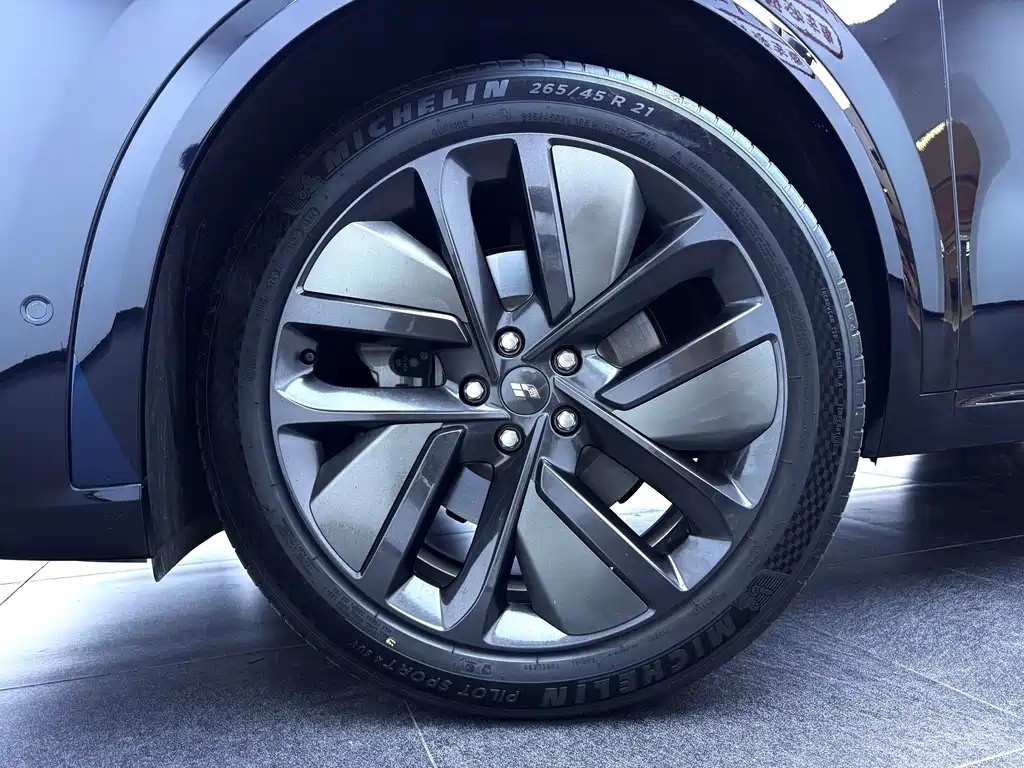 Li Auto Li L8 — миниатюра 11