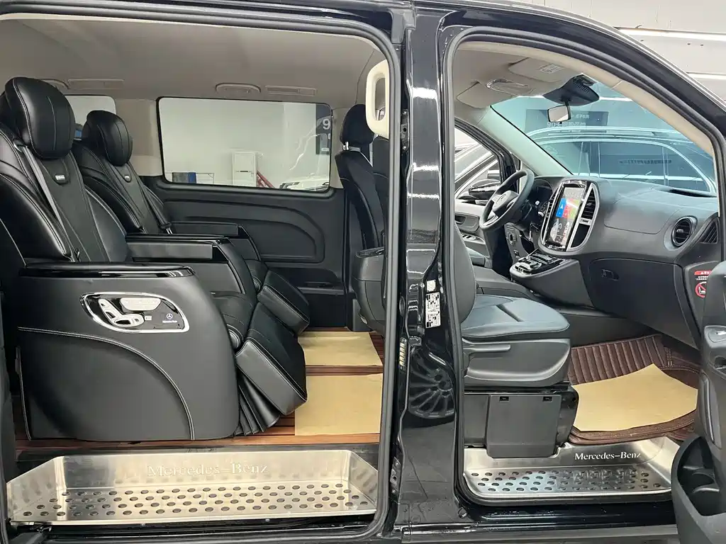 Mercedes-Benz Vito 2020 2.0T Elite 7 мест