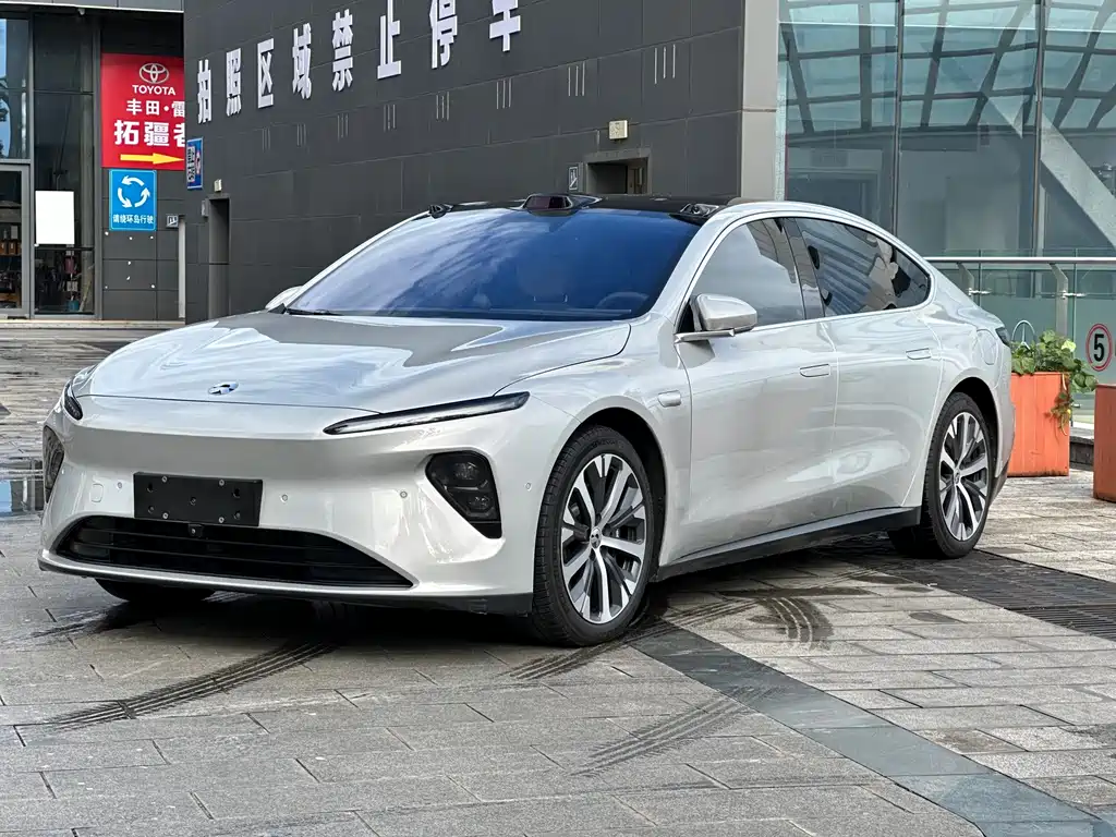NIO ET7