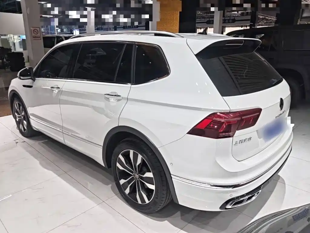 Volkswagen Tiguan L — миниатюра 5