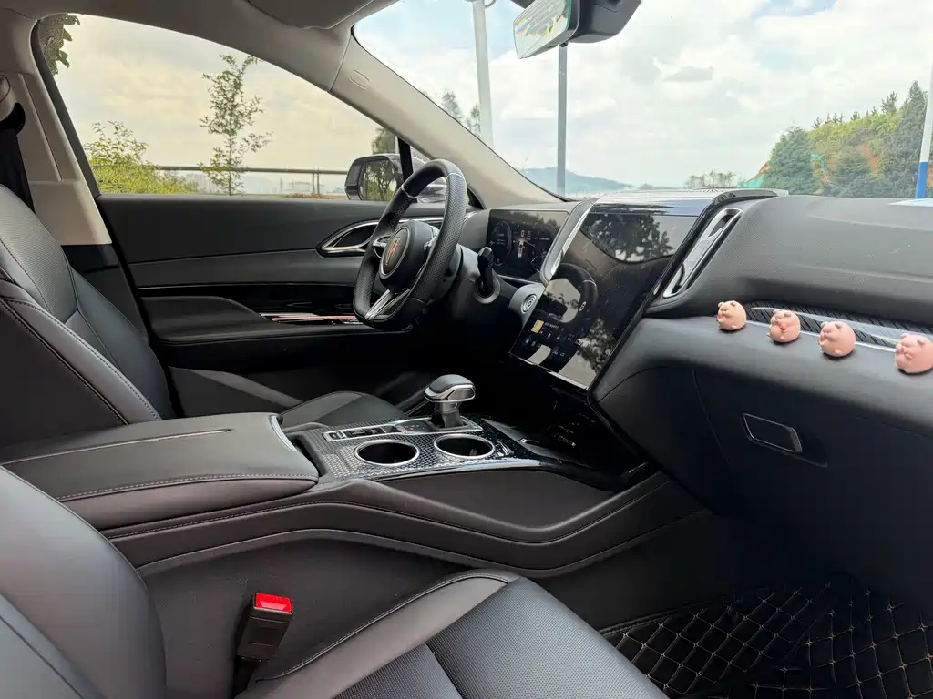 Hongqi Hongqi HS3 PHEV — миниатюра 15