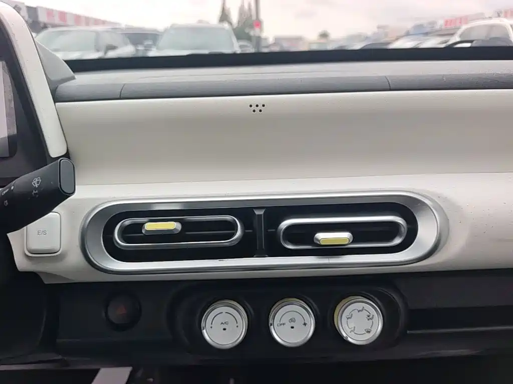 Wuling MINIEV — миниатюра 13