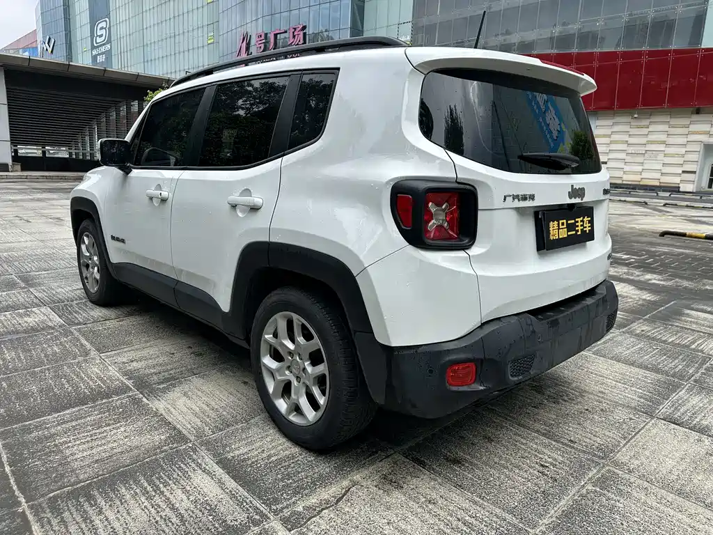 Jeep Renegade — миниатюра 6
