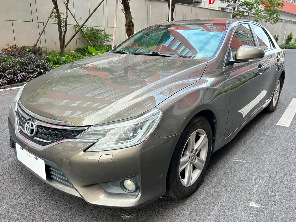 Купить Toyota Reiz