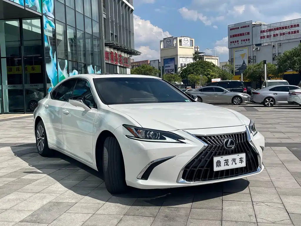 Lexus ES — миниатюра 8