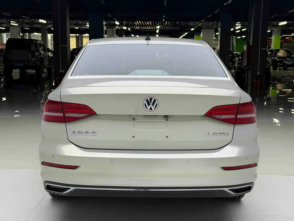 Volkswagen Lavida — миниатюра 6
