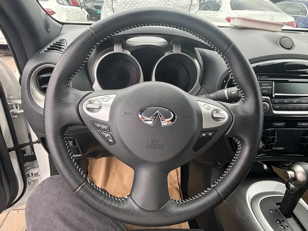 Infiniti ESQ — миниатюра 10