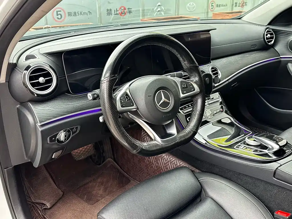 MERCEDES-BENZ E CLASS