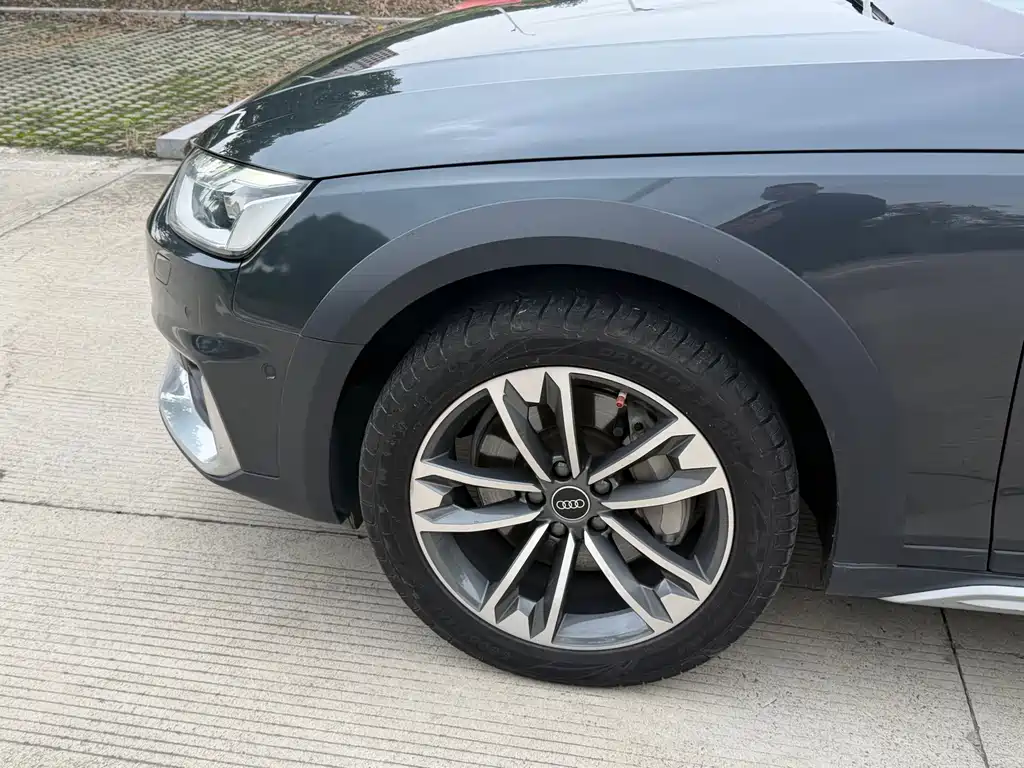 Audi A4 (Import) — миниатюра 7