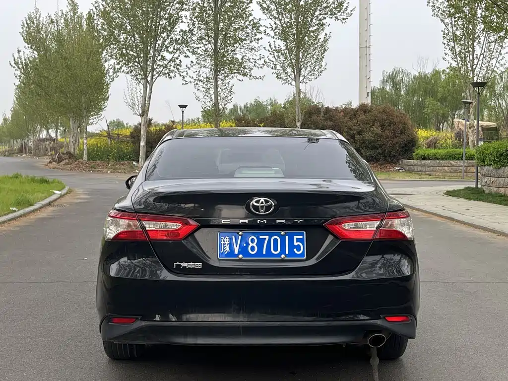 Toyota Camry — миниатюра 8