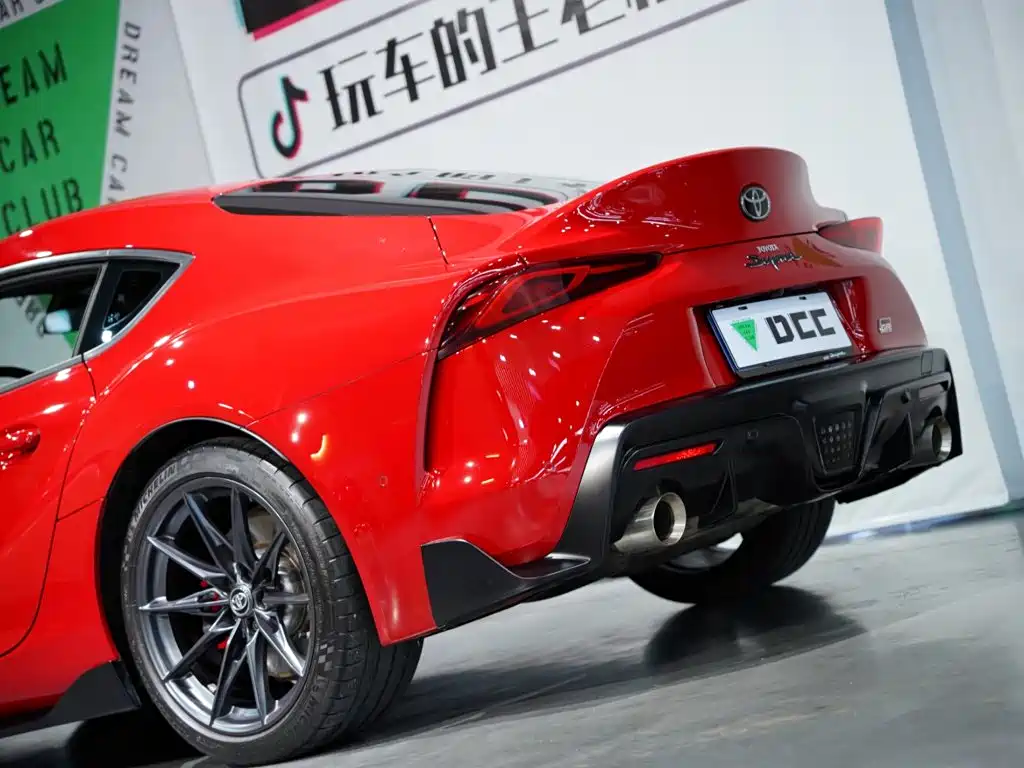 Toyota Supra — миниатюра 13