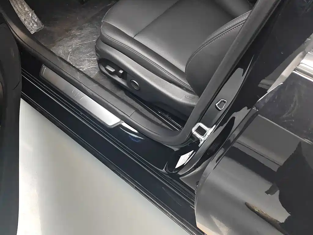 Cadillac CT5 — миниатюра 8