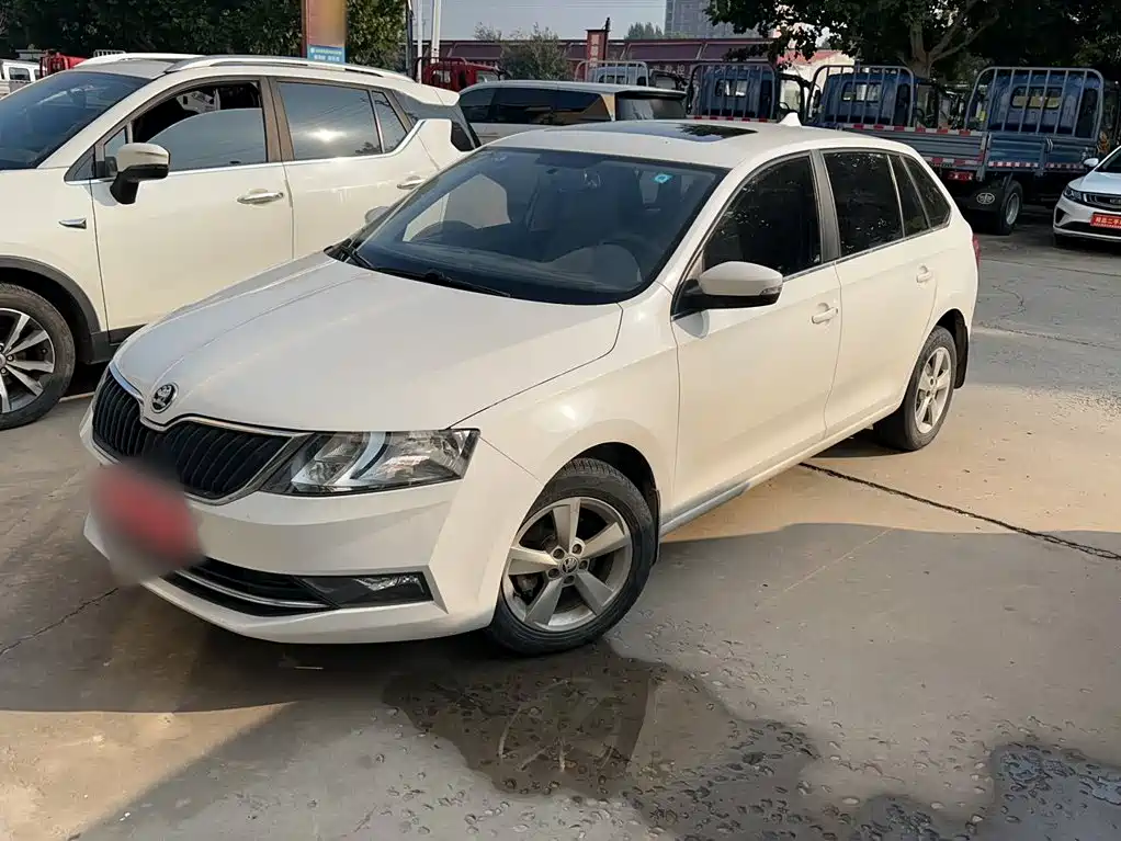 Skoda Rapid Spaceback — миниатюра 23