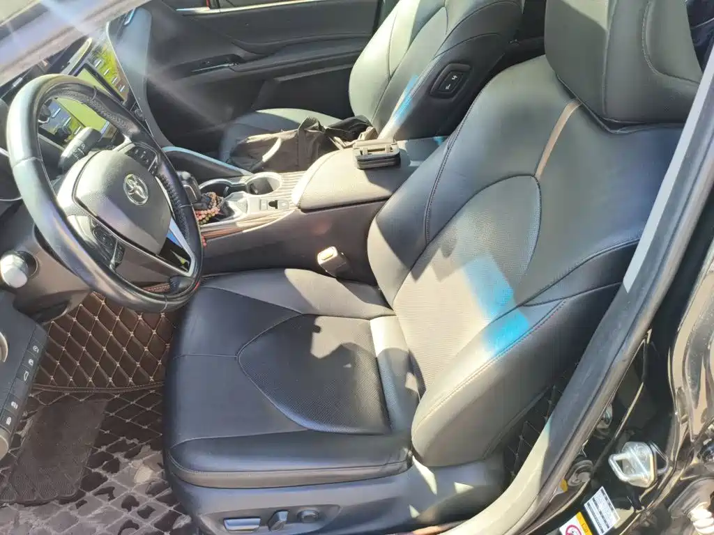 Toyota Camry — миниатюра 11