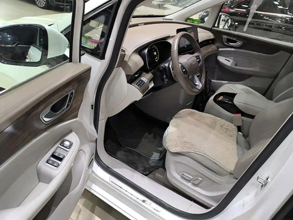 Roewe iMAX8 — миниатюра 16