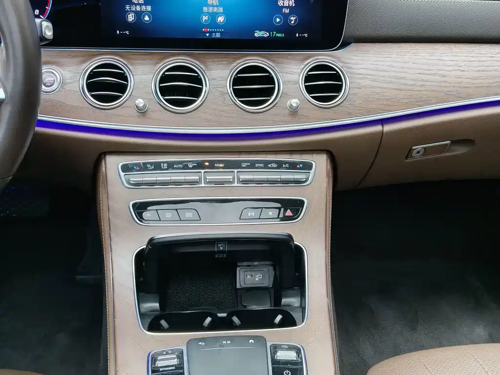 Mercedes-Benz E-Class — миниатюра 9