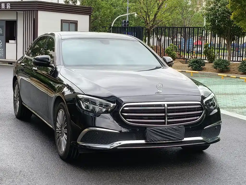 Mercedes-Benz E-Class — миниатюра 3