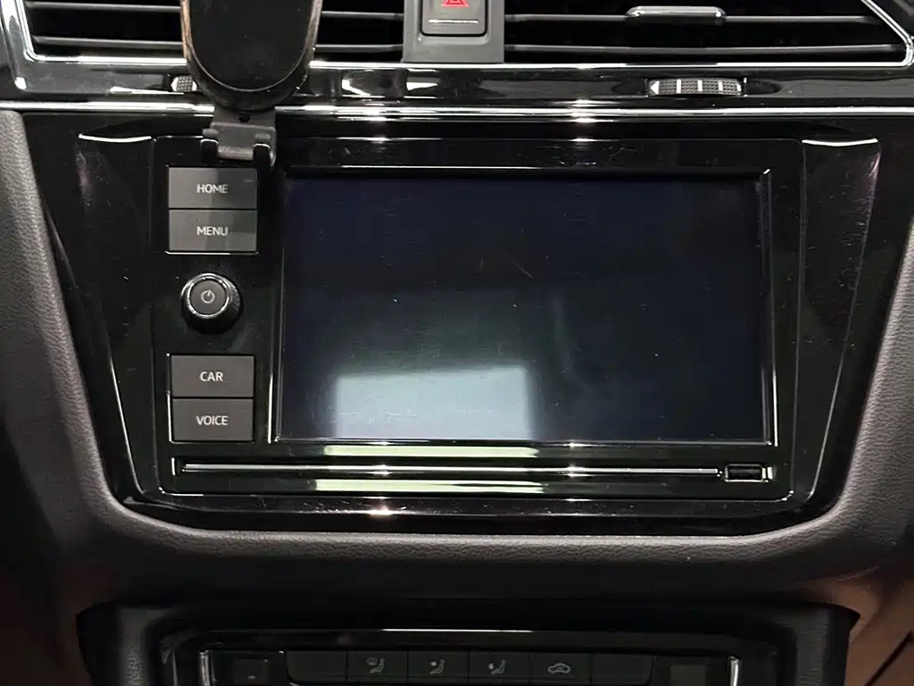 Volkswagen Tiguan L — миниатюра 16