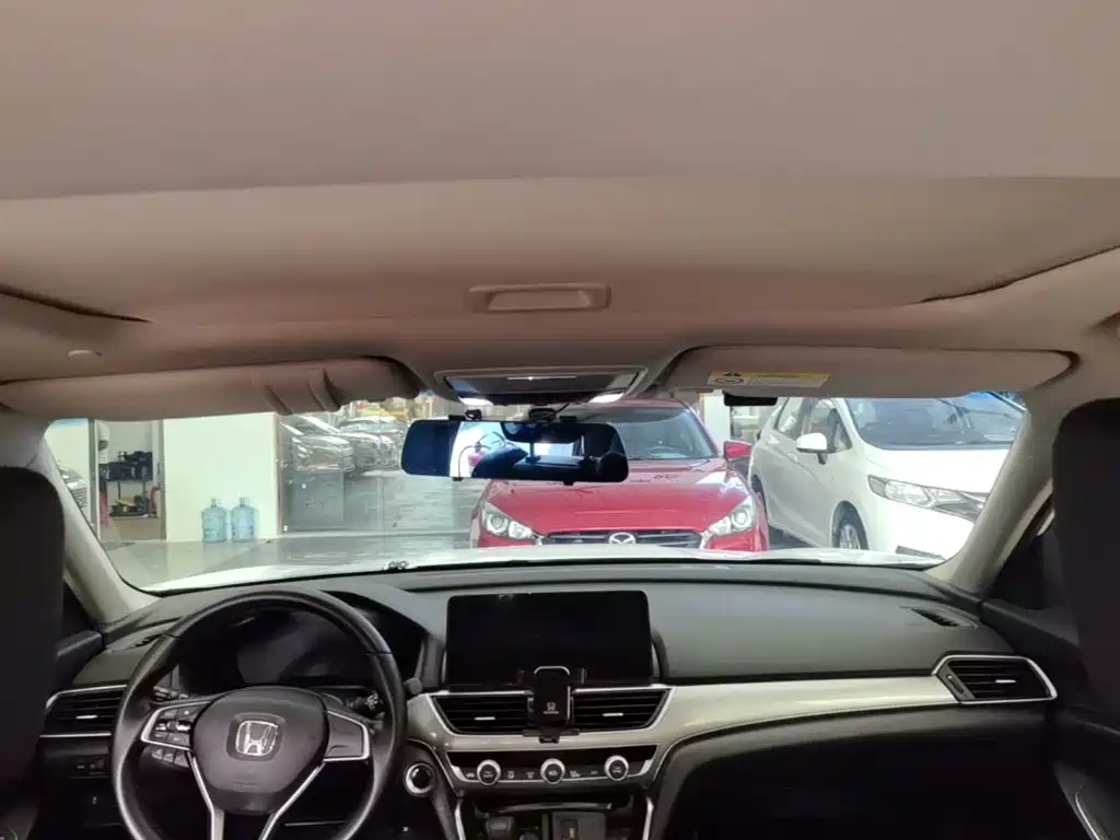 Honda Accord — миниатюра 18