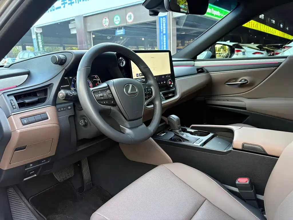 Lexus ES 2025 200 Premium