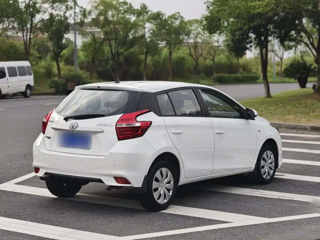 Toyota Yaris L — миниатюра 7