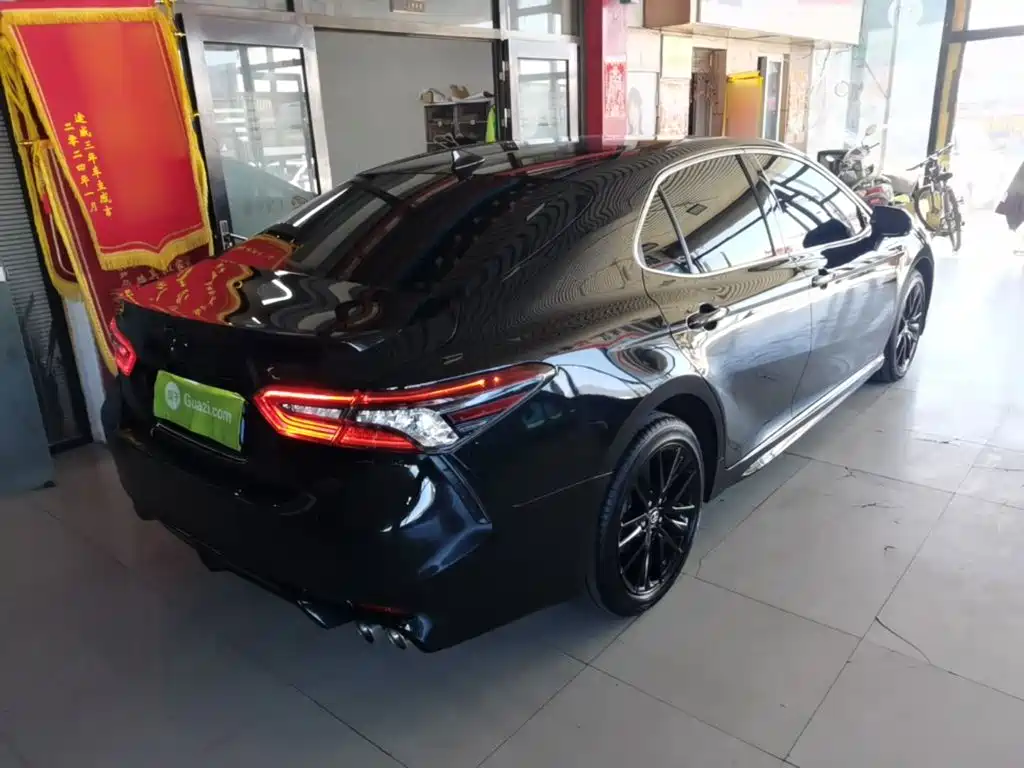 Toyota Camry — миниатюра 7